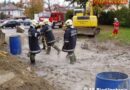 Oö: Ölaustritt, Liftbergung und Verkehrsunffall in Ried im Innkreis