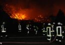 Deutschland: Feuer in Wohn- und Wirtschaftsgebäude – Rauchmelder warnte