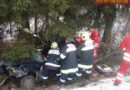 Stmk: Pkw in Spielberg gegen Baum geprallt -> Lenker eingeklemmt