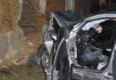 Oö: Mit Pkw Hausmauer durchschlagen -> Eingeklemmter in St. Florian