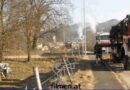 Nö: Fahrzeug gegen Leitschiene geprallt und in Garten geschleudert