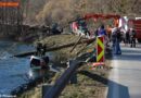 Stmk: Herabrollender Baum schob Auto in die Mürz!
