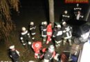 Nö: Bergeschereneinsatz nach Pkw-Anprall an Baum in Markersdorf