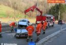 Oö: Pkw-Lenker konnte sich selbst aus Wrack befreien