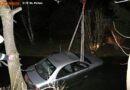 Nö: Mit Auto in Oberradlberg im Mühlbach gelandet