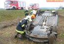 Nö: Auto von Lenkerin bei Aschbach aufs Dach gelegt