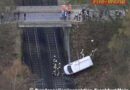 Deutschland: Handbremse vergessen -> Transporter landete auf Bahngleise