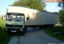 Oö: Bergung eines mit Wcs beladenen Sattelschleppers in Neustift