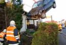 Oö: Pkw landete nach Unfall im Garten