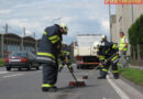 Oö: Lkw verlor Öl -> Einsatz für die Feuerwehr Puchheim