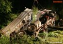 Oö: Lkw stürzte in Bach -> Spektakuläre Rettungsaktion in Rüstorf