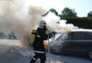 Nö: Pkw-Vollbrand in der Blätterstraße in Steinabrückl