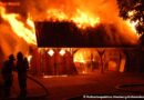Deutschland: Schuppen und Carport in Vollbrand