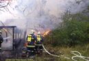 Nö: Gartenhütte stand in Vollbrand und droht auf Haus überzugreifen