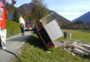Oö: Bergung eines umgestürzten Lkws in Bad Ischl