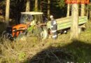 Ktn: Mann in Tröpolach unter Traktoranhänger eingeklemmt