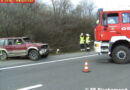 Nö: Fahrzeug in Seitenlage über Ostautobahn