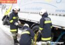 Oö: Zwei Seilwinden bei Lkw Bergung im Einsatz