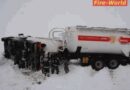 Stmk: Lkw auf glatter Straße zurückgerutscht und umgestürzt