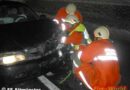 Oö: Pkw in Altmünster von Schneefahrbahn gerutscht & Unfalleinsatz