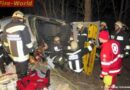 Nö: Pkw prallt auf schneeglatter Fahrbahn gegen Baum -> Zwei Eingeklemmte
