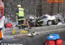 Oö: Eingeklemmte Person nach Unfall mit Pkw und Lkw in Gunskirchen