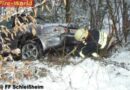Oö: Verkehrsunfall in Schleißheim -> Auto über Böschung