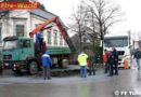 Nö: Lkw versank im Blumenbeet – > Treibstofftank beschädigt