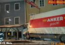 Oö: Lkw in Waizenkirchen an Haus „angelehnt“