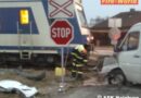 Nö: Transporter gegen Zug in Wildungsmauer