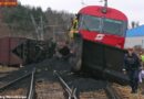 Nö: Verletzte bei Kollision zwischen Güterzug und City-Shuttle