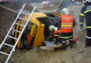 Nö: Personenrettung aus seitlich liegendem Unfallfahrzeug bei Wolkersdorf