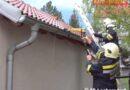 Nö: Brennendes Laub in Garagendach in Leobersdorf