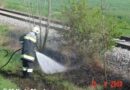 Nö: Feuer am Bahndamm in Maria Ellend