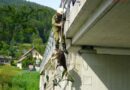 Ktn: Abseilmanöver bei Tierbergung aus der Gail in Postran