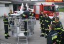 Oö: FF Schweinbach in der Arbeit mit der Drehleiter geschult