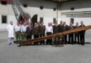 Oö: Schärdinger Feuerwehr übergibt historische Holzleiter an Fw-Museum