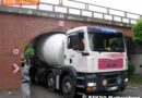 Bgld: Betonmischwagen steckt in Eisenbahnunterführung