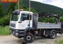 Nö: Lkw brach auf einem Weg mit dem Vorderrad ein