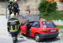 Nö: Pkw nach Unfall in Wr. Neustadt über zwei Meter hohe Mauer gestürzt