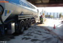 Tirol: Dieselaustritt nach Abriss der Zapfsäule durch Lkw auf Tankstelle