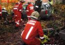 Oö: Pkw aus Waldstück geborgen
