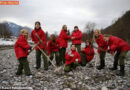 Ktn: Feuer-Erde-Wasser-Luft -> Fotoshooting der Feuerwehrjugend