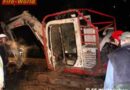 Oö: Bagger stürzte von Tieflader in den Straßengraben