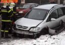 Oö: Pkw kam bei Eisregen von der Straße ab und kollidierte mit einem Baum
