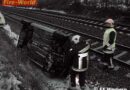 Nö: Pkw kommt nach Unfall auf Geleisen der Bahn zu liegen