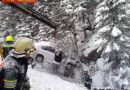 Sbg: Pkw stürzt im dichten Schneetreiben über eine Böschung