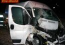 Oö: Kleintransporter prallte auf der A1 gegen einen Sattelzug