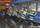 D: Straßenbahn nach Unfall mit Lkw entgleist