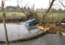 D: Vw Golf rollte von Parkplatz und schwamm davon